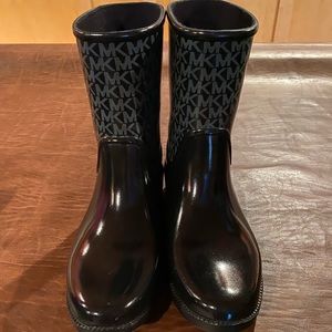 Michael Kora size 10 black Rain Boots